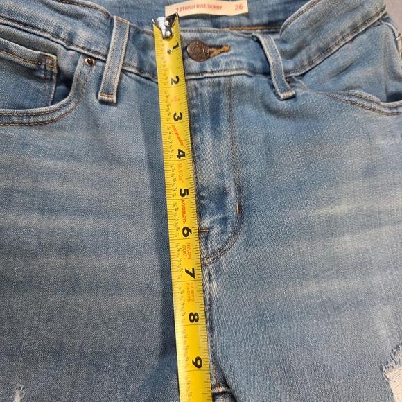 Levi's 721 High Rise Skinny Jeans Light Wash Distressed Raw Hem 26 (2) Womens - Picture 6 of 11